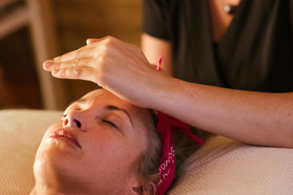 10 Benefits of Combining Reiki Healing with Life Coaching for a Balanced Life