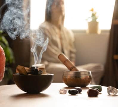 Reiki Cleansing the Aura and Energizing the Auric Body
